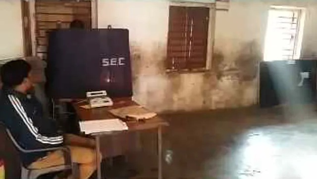 ପାରାଦୀପ ପୌରାଂଚଳ ୬ ନମ୍ବର ୱାର୍ଡରେ ମତଦାନ ଆରମ୍ଭ । ବିଜେପିର ଅଭିଯୋଗ ଭୋଟରଙ୍କୁ ପ୍ରଭାବିତ କରିବାକୁ ଉଦ୍ୟମ କରୁଛି ଶାସକ ଦଳ