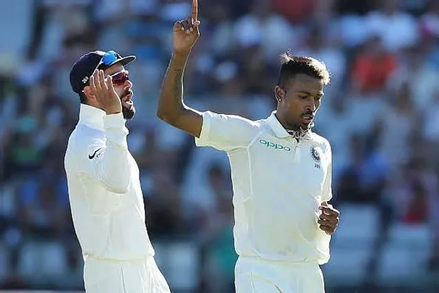 ଟିମ୍ ଇଣ୍ଡିଆର ପେସ ବାହିନୀ ଆଗରେ ମୁଣ୍ଡ ନୁଆଁଇଲା ଦକ୍ଷିଣ ଆଫ୍ରିକା! ୧୩୦ ରନରେ ଚିତପଟାଙ୍ଗ ମାରିଲା ଘରୋଇ ଦଳ । ଭାରତ ପାଇଁ ୨୦୮ ରନର ଟାର୍ଗେଟ