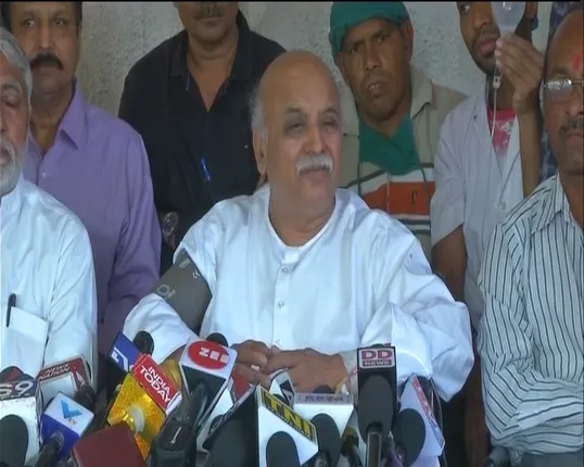 ଭିଏଚପି ଜାତୀୟ କାର୍ଯ୍ୟକାରୀ ସଭାପତି ପ୍ରବୀଣ ତିଗୋଡିଆଙ୍କ ସାମ୍ବାଦିକ ସମ୍ମିଳନୀ ! କହିଲେ,ତାଙ୍କୁ ଏନକାଉଂଟର ପାଇଁ କରାଯାଇଥିଲା ଉଦ୍ୟମ