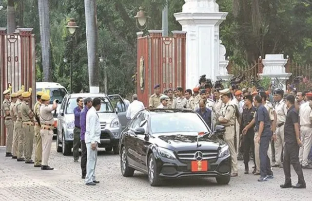 ଦେଶରୁ ଭିଆଇପି ସଂସ୍କୃତି ହଟାଇବାକୁ ଆଉ ପାଦେ ଆଗେଇଲେ ସରକାର । ରାଷ୍ଟପ୍ରତି, ଉପରାଷ୍ଟ୍ରପତି ଓ ପ୍ରଧାନମନ୍ତ୍ରୀଙ୍କ ଗାଡିରେ ଲାଗିବ ନମ୍ବର ପ୍ଲେଟ