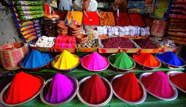 ହୋଲି ପାଇଁ ରାଜଧାନୀରେ ପ୍ରସ୍ତୁତି ପର୍ବ ଶେଷ : ଆସନ୍ତା କାଲି ବେଶ୍ ଧୁମଧାମରେ ପାଳନ ହେବ ପବିତ୍ର ପର୍ବ ହୋଲି