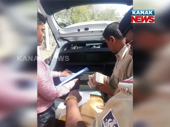 ଗାଈସିଲଟରୁ ଗାଡିରୁ ମିଳିଲା ଟଙ୍କା, ପୁଲିସର ତନାଘନା! ବିଜେପୁର ଉପନିର୍ବାଚନ ସହ ନାହିଁ ତ ସର୍ମ୍ପକ