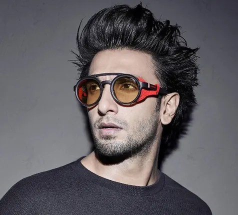 ଆଇପିଏଲର ଉଦଘାଟନୀ ଉତ୍ସବରେ ପରଫର୍ମ କରିବେ ରଣବୀର ସିଂ ! କେତେ ନେବେ ପାରିଶ୍ରମିକ, ଜାଣିଲେ ହେବେ ଆଶ୍ଚର୍ଯ୍ୟ