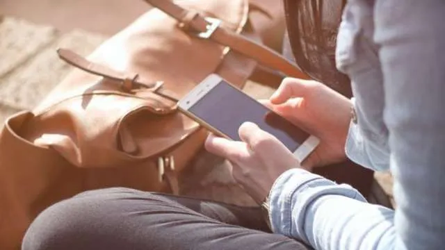 ସ୍ମାର୍ଟଫୋନ୍ ବିକ୍ରି କରୁଛନ୍ତି କି ? କିଛି ବିଶେଷ ଦିଗ ପ୍ରତି ଗୁରୁତ୍ୱ ଦିଅନ୍ତୁ, ନହେଲେ ଘୋର ଅସୁବିଧାର ସମ୍ମୁଖୀନ ହେବେ