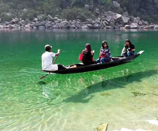 ବୁଲିବା ପାଇଁ ଭଲପାଆନ୍ତି କି ? ମାତ୍ର ୫,୦୦୦ ଟଙ୍କାରେ ଦେଖିଆସନ୍ତୁ ଭାରତର ୫ଟି ଅତି ସୁନ୍ଦର ସ୍ଥାନ