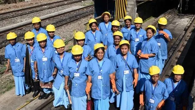 ଭାରତୀୟ ରେଳ ଇତିହାସରେ ପ୍ରଥମ ! ପୁରୁଷଙ୍କ ଗଡରେ ଦମ ଦେଖାଇଲେ ମହିଳା, ଗଠନ ହେଲା ପ୍ରଥମ ‘ମହିଳା କାରିଗର ଦଳ’