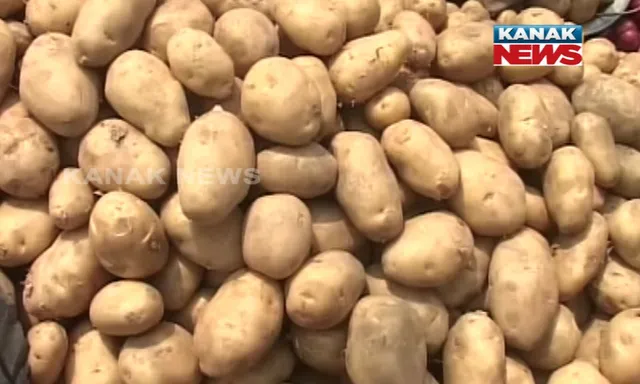 ଟଳିବ କି ଆଳୁ ସଙ୍କଟ ?  ବେଆଇନ ମହଜୁଦକାରୀଙ୍କ ବିରୋଧରେ ଚଢ଼ାଉ କରିବାକୁ ଖାଦ୍ୟ ଯୋଗାଣ ମନ୍ତ୍ରୀଙ୍କ ନିର୍ଦ୍ଦେଶ