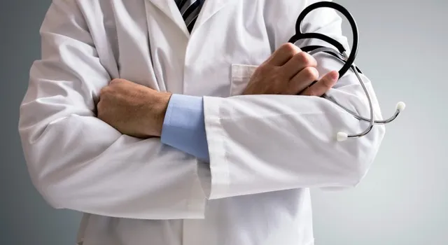 ସରକାର ବିରୋଧରେ ସ୍ୱର ଉଠାଇଲେ, ଚାକିରୀ ଚାଲିଗଲା । ଫେସବୁକରେ ଜଣେ ଡାକ୍ତରଙ୍କ ବିବାଦୀୟ ପୋଷ୍ଟିଂ