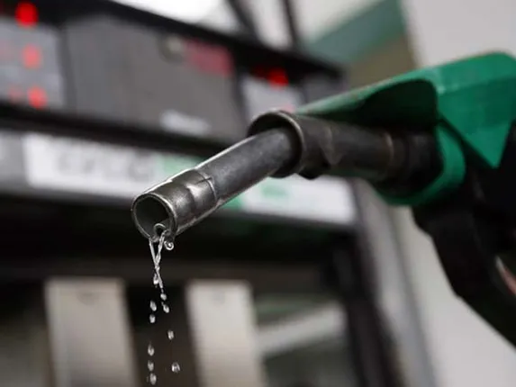 ଗାଡି ଚାଳକଙ୍କ ପାଇଁ ଖୁସିଖବର, ବଜାରକୁ ଆସିବ ବିଏସ-୬ ପେଟ୍ରୋଲ ଓ ଡିଜେଲ ! ଜାଣନ୍ତୁ ଏଥିରୁ କଣ ମିଳିବ ଫାଇଦା