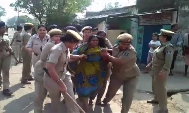 ସମ୍ବଲପୁରରେ ପୁଣି ଉତ୍ତେଜନା ! ଠେଲକୋପଡା ଡବଲ ମର୍ଡର ମାମଲାରେ ଗିରଫଦାରୀକୁ ବିରୋଧ କରି ପଡାବାସୀଙ୍କ ରାସ୍ତାରୋକ୍