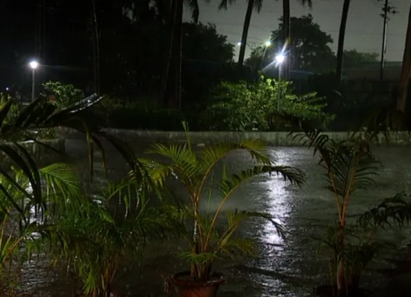 ତାତିରୁ ମିଳିଲା ତ୍ରାହି ! ଘୂର୍ଣିବଳୟ ପ୍ରଭାବରେ ରାଜ୍ୟର ବିଭିନ୍ନ ସ୍ଥାନରେ ଘଡଘଡି ସହ ବର୍ଷା, ୧୩ ତାରିଖ ଯାଏ ରହିବ କାଳବୈଶାଖୀର ପ୍ରଭାବ 