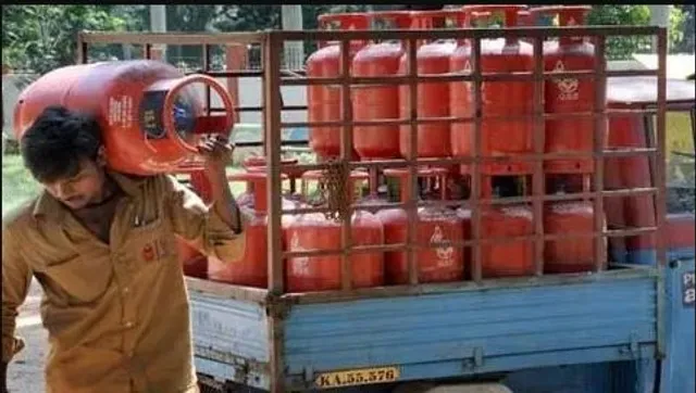 ମୋଦିଙ୍କ ବଡ ଘୋଷଣା: ଜନତାଙ୍କୁ ମାଗଣାରେ ଦିଆଯିବ ଏଲପିଜି । ଯଦି ଆପଣ ବି ଏହାର ଲାଭ ଉଠାଇବାକୁ ଚାହୁଁଛନ୍ତି, ତେବେ ଜାଣନ୍ତୁ କିପରି