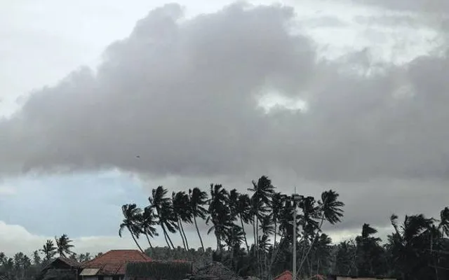 ଅସହ୍ୟ ତାତିରୁ ମିଳିବ ଆଶ୍ୱସ୍ତି ! ଆସନ୍ତା କାଲିଠାରୁ କମିପାରେ ତାପମାତ୍ରା, ଜାଣନ୍ତୁ ୨୪ ଘଂଟା ମଧ୍ୟରେ କେଉଁ କେଉଁ ଜିଲ୍ଲାରେ ହୋଇପାରେ କାଳବୈଶାଖୀ