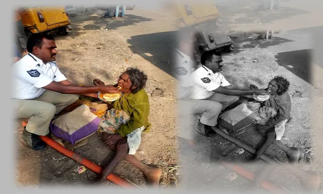 ୯ ପୁଅ ହେଲେ ପର, ଟ୍ରାଫିକ ପୋଲିସ ହେଲେ ନିଜର ! ରାସ୍ତାକଡରେ ତିନି ଦିନ ଧରି ଭୋକିଲା ଥିବା ବୃଦ୍ଧାଙ୍କୁ ନିଜ ହାତରେ ଖୁଆଇଲେ ଟ୍ରାଫିକ ପୋଲିସ