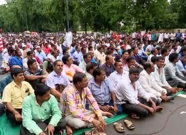 ଆଜିଠାରୁ ଯୁକ୍ତ ଦୁଇ ଖାତା ମୂଲ୍ୟାୟନ : ବର୍ଜନ କରିପାରନ୍ତି ଅଧ୍ୟାପକ, ମାର୍ଚ୍ଚ ୩୧ ରେ ଦେଇଥିବା ପ୍ରତିଶ୍ରୁତି ରଖିଲେନି ସରକାର