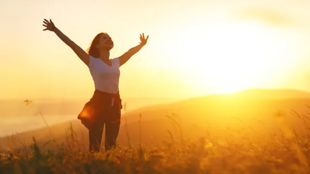 ଖରାରେ ବାହାରକୁ ନ ଯିବା କ’ଣ ବାସ୍ତବରେ ସ୍ୱାସ୍ଥ୍ୟ ପାଇଁ ଖରାପ କି ? ପଢନ୍ତୁ ସମ୍ପୁର୍ଣ୍ଣ ଖବର ।