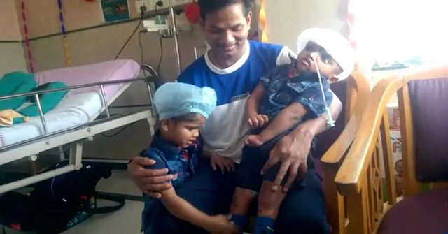 ଜନ୍ମଦିନ ପାଳିଲେ ଜଗା-ବଳିଆ । ଯୋଡାମୁଣ୍ଡ ଅଲଗା ହେବା ପରେ ପ୍ରଥମ ଥର ପାଇଁ ହସ୍ପିଟାଲରେ ପାଳିତ ହୋଇଛି ଦୁଇଭାଇଙ୍କ ଜନ୍ମଦିନ