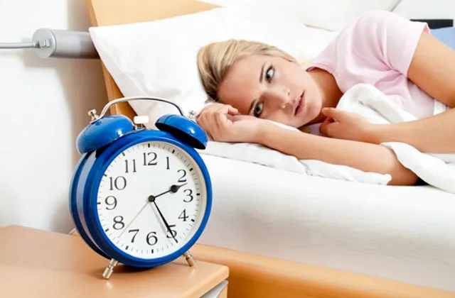 ଅଧରାତିରେ ନିଦ ଭାଙ୍ଗି କିମ୍ବା ରାତିରେ ନିଦ ହେଉନଥିବା ଭଳି ସମସ୍ୟା ଦେଖାଯାଉଛି କି? ଚିନ୍ତା କରନ୍ତୁ ନାହିଁ ଆପଣାନ୍ତୁ ଏହି ଉପାୟ ।