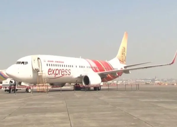 ଖରାଛୁଟି କାଟିବାକୁ ଭ୍ରମଣରେ ଯାଉଥିବା ବିମାନଯାତ୍ରୀଙ୍କ ପାଇଁ ଖୁସି ଖବର ! ଯାତ୍ରୀଙ୍କୁ ଦେବାକୁ ପଡିବ ୪ରୁ ୯ପ୍ରତିଶତ କମ୍ ଭଡା