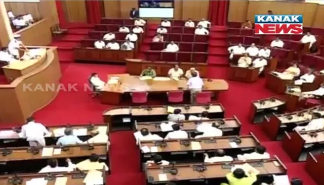 ସରକାରଙ୍କ ଆଶ୍ୱସନା ସତ୍ୱେ ସୁଧୁରୁନି ଅବସ୍ଥା ! ଏବେ ବି ରାଜ୍ୟର ଅଧିକାଂଶ ଏଟିଏମରେ ନାହିଁ ଟଙ୍କା, ବିଧାନସଭାରେ ଉଠିଲା ପ୍ରସଙ୍ଗ