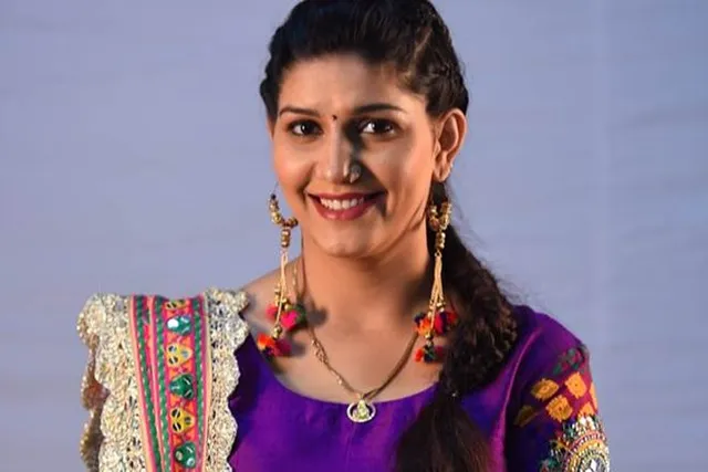 ପ୍ରଶଂସକଙ୍କ ବ୍ୟବହାରରେ ରାଗିଲେ ସ୍ୱପ୍ନା ! ଅଧାରୁ ଛାଡିଲେ ଶୋ’ ।