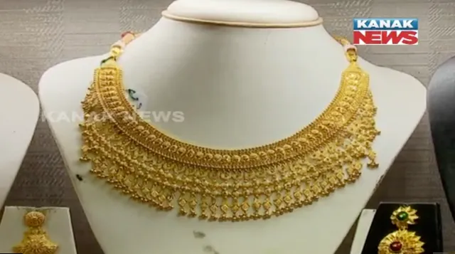 ପରମ୍ପରା ପାଳନକୁ ସୁନା ଦର ଅଡୁଆ ! ଅକ୍ଷୟ ତୃତୀୟାରେ ଆକାଶ ଛୁଇଁଲା ସୁନା ଦର ।