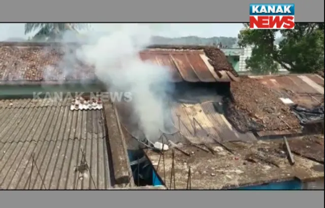 ମାଲକାନଗିରିରେ ଗ୍ୟାସ ସିଲିଣ୍ଡର ଫାଟି ଜଳିଗଲେ ୩ଭଉଣୀ । ଜଳନ୍ତା ଘର ଭିତରୁ ମୃତ ଦେହ ଉଦ୍ଧାର କଲା ଅଗ୍ନିଶମ ବିଭାଗ