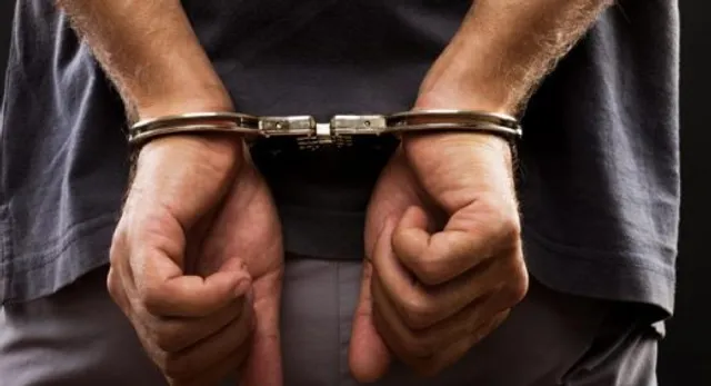 ଚଢ଼ାଉ ବେଳେ ଅବକାରୀ ବିଭାଗ ଗାଡ଼ି ପୋଡ଼ିବାକୁ ଉଦ୍ୟମ: ମ‌ା’, ପୁଅ ଓ ବୋହୂ ସମେତ ଛଅ ଗିରଫ