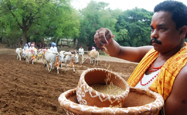 ଆଜି ଅନୁକୂଳର ପର୍ବ ଅକ୍ଷୟ ତୃତୀୟା । ହେବ ଅକ୍ଷିମୁଠି ଅନୁକୂଳ । ପୁରୀରେ ଆରମ୍ଭ ହେବ ରଥକାମ, ଚାପ ଖେଳିବେ ଠାକୁର