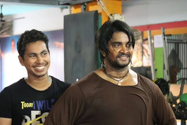 ଜିମ ବାପି କରୁଛି ବ୍ଲାକମେଲ ! ଫିଲ୍ମ ଷ୍ଟାଇଲରେ ଯୁବତୀଙ୍କୁ ମୋହରା କରି କଲେଜ ମାଲିକଙ୍କୁ କରୁଥିଲା ବ୍ଲାକମେଲ