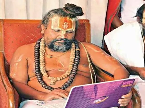 କମ୍ପ୍ୟୁଟର ବାବା ସମେତ ଆଉ ୫ ଜଣ ସନ୍ଥଙ୍କୁ ମିଳିଲା ରାଜ୍ୟମନ୍ତ୍ରୀ  ମାନ୍ୟତା ।  