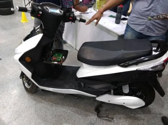 ଭାରତୀୟ ବଜାରକୁ ଖୁବ ଶୀଘ୍ର ଆସିବ ବୈଦୁତିକ ସ୍ମାର୍ଟ ସ୍କୁଟର ! ବାହାନ ଖରାପ ହେଲେ ନିଜେ ଦେବ ସୂଚନା