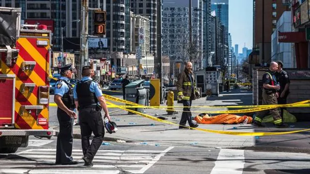 କାନାଡାର ଟୋରଂଟରେ ଲୋକଙ୍କ ଉପରେ ମାଡିଗଲା ଟ୍ରକ : ୧୦ ମୃତ, ଅନେକ ଆହତ,ଡ୍ରାଇଭର ଗିରଫ, ଆତଙ୍କବାଦୀ ଆକ୍ରମଣ ଆଶଙ୍କା