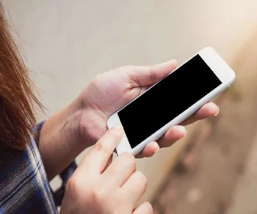 ରକ୍ତପରୀକ୍ଷା କରିବା ପାଇଁ ଆଉ ଯିବାକୁ ପଡ଼ିବ ନାହିଁ ଲ୍ୟାବ୍ ! ଘରେ ବସି ବସି ଆପଣଙ୍କ ସ୍ମାର୍ଟଫୋନରେ ଚିହ୍ନଟ କରିପାରିବେ ରୋଗ