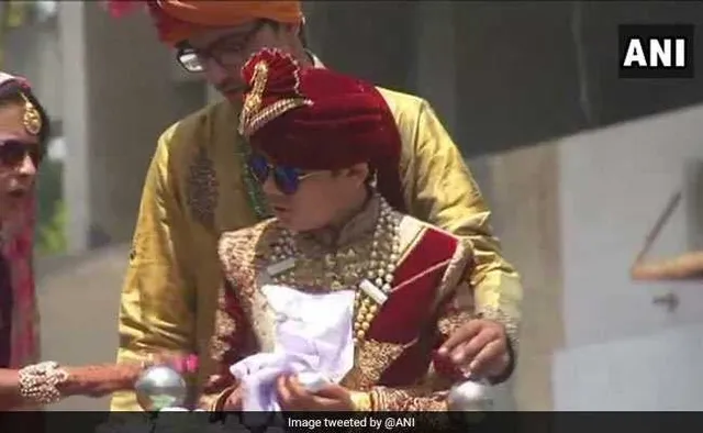 ଆଭିଜାତ୍ୟର ଜୀବନ ଛାଡି ଜୈନଦୀକ୍ଷା ଗ୍ରହଣ କଲେ କିଶୋର ! ୧୨ ବର୍ଷୀୟ ବାଳକର ଜୈନ ଦୀକ୍ଷା ଗ୍ରହଣ।