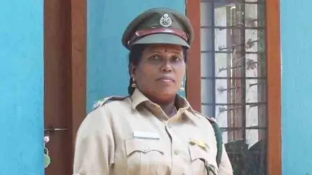 ମହିଳା ବନ କର୍ମଚାରୀଙ୍କ ମହାନତା ! ନିଜେ ଚେଷ୍ଟା କରି ଆଦିବାସୀ ଅଂଚଳରେ ତିଆରି କରାଇଲେ ୫୦୦ ଶୌଚାଳୟ