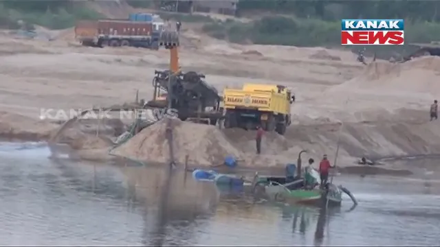 ବଦଳିଯିବ ନଦୀର ଗତିପଥ, ଚିନ୍ତାରେ ନଈକୂଳିଆ ଲୋକ ! ସୁବର୍ଣ୍ଣପୁର ନଦୀ ଉପରେ ବାଲି ମାଫିଆଙ୍କ ଆଖି