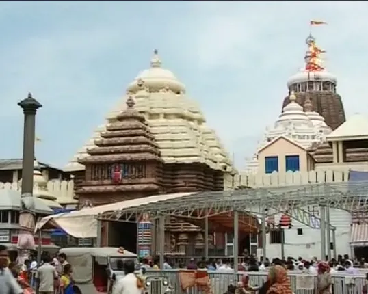 ଖୋଲିଲା ଶ୍ରୀମନ୍ଦିର ଜଗମୋହନ : ମହାପ୍ରଭୁଙ୍କୁ ଦର୍ଶନ କରିଛନ୍ତି ଭକ୍ତ, ହାଇକୋର୍ଟଙ୍କ ୫ଜଣିଆ କମିଟିର ଅନୁଧ୍ୟାନ