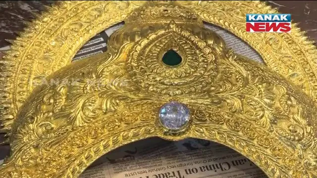 ମହାଲକ୍ଷ୍ମୀଙ୍କ ମସ୍ତକରେ ଲାଗିଲା ସୁନା କିରିଟ ! ପବିତ୍ର ଅକ୍ଷୟ ତୃତୀୟାରେ ଲାଗି ହେଲା ୭୫୫ ଗ୍ରାମ ଓଜନର ସୁବର୍ଣ୍ଣ ମୁକୁଟ