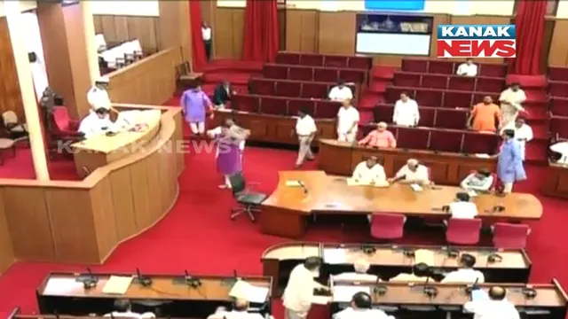 ବିଧାନସଭାରେ ଶିଶୁ ଦୁଷ୍କର୍ମ ତାତି : କଂଗ୍ରେସ ଓ ବିଜେପି ସଦସ୍ୟଙ୍କ ହଙ୍ଗାମା । ବିରୋଧୀ କହିଲେ, ରାଜ୍ୟରେ ଆଇନ ଶୃଙ୍ଖଳା ବିପର୍ଯ୍ୟସ୍ତ, ଉତ୍ତର ରଖନ୍ତୁ ମୁଖ୍ୟମନ୍ତ୍ରୀ