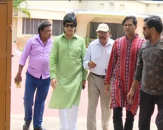 ଅଭିନେତ୍ରୀ ଉଷସୀ ମିଶ୍ରଙ୍କୁ ମାଡ ଓ ଦୁର୍ବ୍ୟବହାର ଘଟଣା : ଅଭିଯୁକ୍ତଙ୍କ ଗିରଫ ଦାବିରେ ପୁଲିସ ଡିଜିଙ୍କୁ ଭେଟିଲେ ସିନେ ଆର୍ଟିଷ୍ଟ ଆସୋସିଏସନର ସଦସ୍ୟ