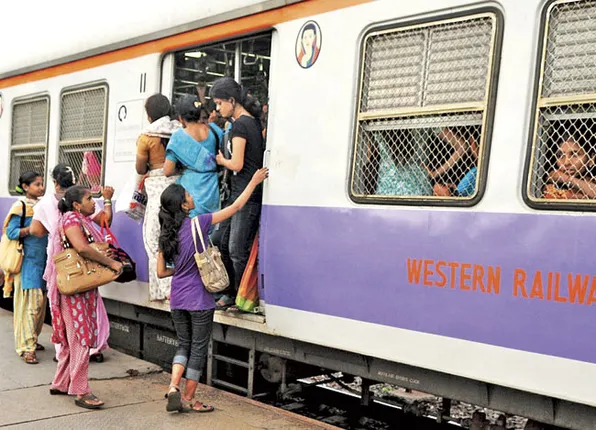 ବିଶ୍ୱର ପ୍ରଥମ ମହିଳା ବିଶେଷ ଟ୍ରେନ ଯାତାୟତକୁ ପୂରିଯାଇଛି ୨୬ବର୍ଷ : ପ୍ରଥମେ ଆରମ୍ଭ ହୋଇଥିଲା ମୁମ୍ବାଇରୁ । ଜାଣନ୍ତୁ ଏହା ବିଷୟରେ ଆହୁରି କିଛି ତଥ୍ୟ