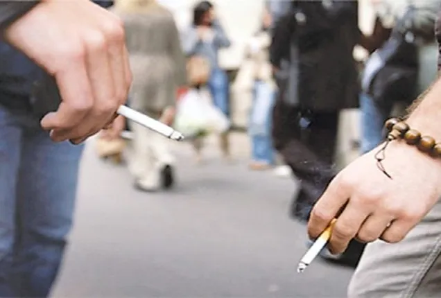 ସତର୍କ କରାଇଲା ପୁଲିସ୍ : ସାର୍ବଜନୀନ ସ୍ଥାନରେ ଧୂମ୍ରପାନ କଲେ ଆଉ ଛାଡିବନି ପୁଲିସ୍ । ଧରାପଡିଲେ ହେବ ଜେଲ୍