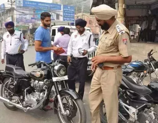 ଏଣିକି ବାଇକରୁ ଶଦ୍ଦ ବାହାରିଲେ ହେବ ଜେଲ । “ଫଟ୍-ଫଟ୍” ଶଦ୍ଦ ପଡିବ ମହଙ୍ଗା । ଉଚ୍ଚ ଶଦ୍ଦ ହେଲେ ଧରିବ ପୁଲିସ