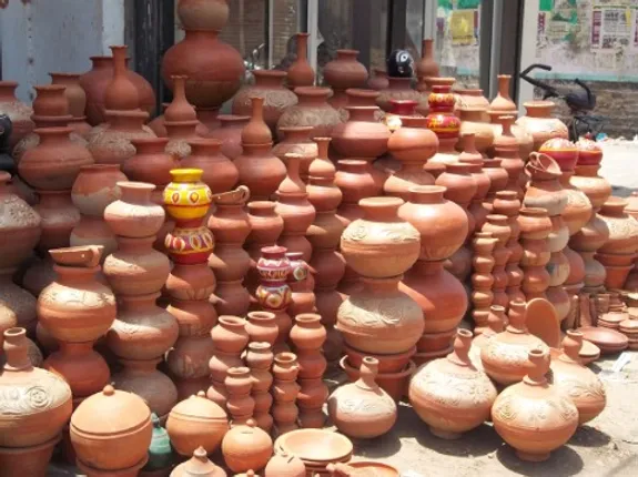 ଇକୋଫ୍ରେଣ୍ଡଲି ବିବାହ ! ଗୁପଚୁପ ଠାରୁ ଆଇସକ୍ରିମ ପର୍ଯ୍ୟନ୍ତ ମାଟିରେ ପରସାଗଲା ସମସ୍ତ ବ୍ୟଞ୍ଜନ