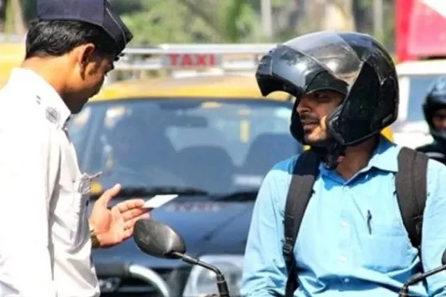 ଡ୍ରାଇଭିଙ୍ଗ ଲାଇସେନ୍ସ ଏବଂ ଆରସିକୁ ନେଇ ସରକାର ଆଣିଲେ ଆଶ୍ୱସ୍ଥିକର ଖବର : ଏଣିକି ଟ୍ରାଫିକ ପୋଲିସ ବା ପରିବହନ ନିଗମ କାଟିପାରିବେନି ଆପଣଙ୍କ ଚାଲାଣ, ଜାଣନ୍ତୁ ପୁରା କାରଣ