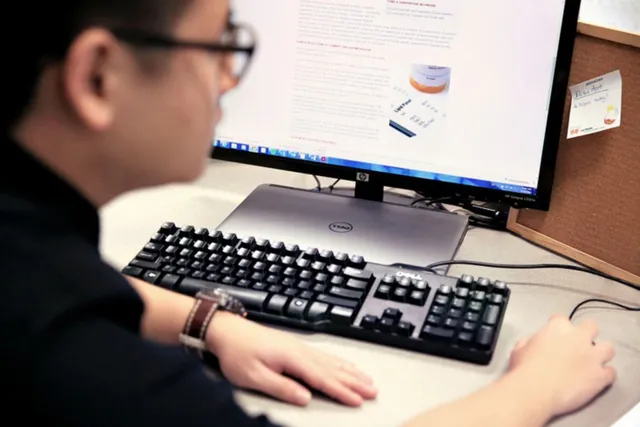 ଆପଣ ମଧ୍ୟ ଗୁଗଲ ଦେଖି ଚିକିତ୍ସା କରୁଛନ୍ତି କି ? ହୋଇପାରେ ଏହି ସମସ୍ତ ସମସ୍ୟା, ଆସନ୍ତୁ ଜାଣିବା ବିଶେଷଜ୍ଞଙ୍କ ମୁହଁରୁ