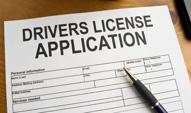 ମାତ୍ର ୨୦ ଟଙ୍କାରେ ହୋଇପାରିବ ଡ୍ରାଇଭିଙ୍ଗ ଲାଇସେନ୍ସର ଆବେଦନ : ଆରଟିଓର ଅବୈଧ ଆଦାୟ ଉପରେ ଲାଗିବ ଲଗାମ୍