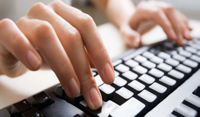 ଟାଇପିଂ କରିବା ପଡିବ ମହଙ୍ଗା ! ହୋଇପାରେ ସାଢେ ତିନି ଅଙ୍ଗୁଳିରେ ସମସ୍ୟା ।