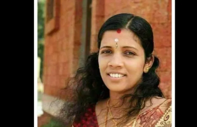 ନିଫା ଭାଇରସରେ ମୃତ୍ୟୁ ପୂର୍ବରୁ ଭାବପ୍ରବଣ ଚିଠି ଲେଖିଲେ ଚିକିତ୍ସା କରୁଥିବା ନର୍ସ ! ଦୁଇ ପିଲାଙ୍କ ଯତ୍ନ ନେବାକୁ ସ୍ୱାମୀଙ୍କୁ ଦେଲେ ସନ୍ଦେଶ